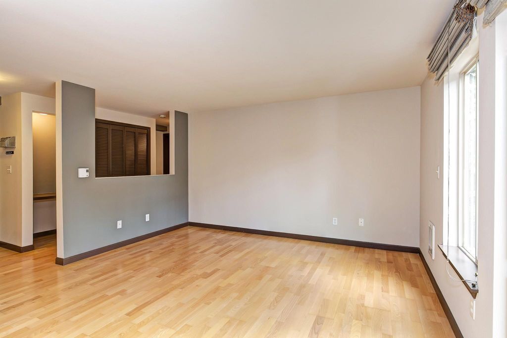 Building Photo - 3661 Phinney Ave N