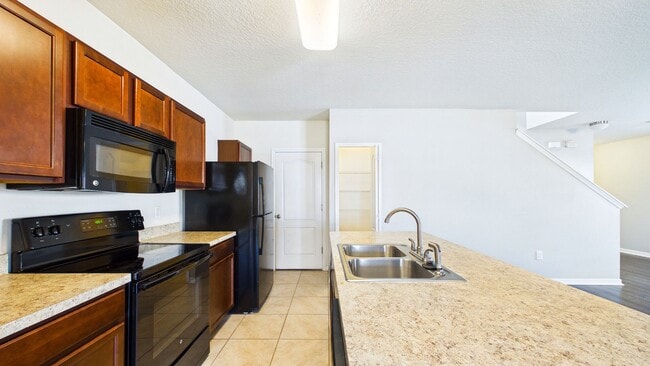 Building Photo - 4-Bedroom Home with Spacious Layout in Ayersworth Glen – Wimauma, FL