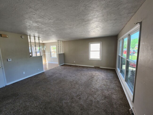 Building Photo - SW 424/426 30th Ave duplex