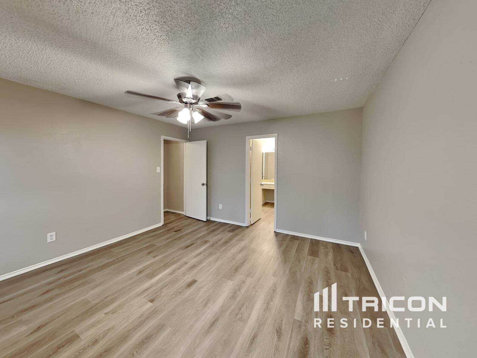 Building Photo - 404 Moss Hill Dr