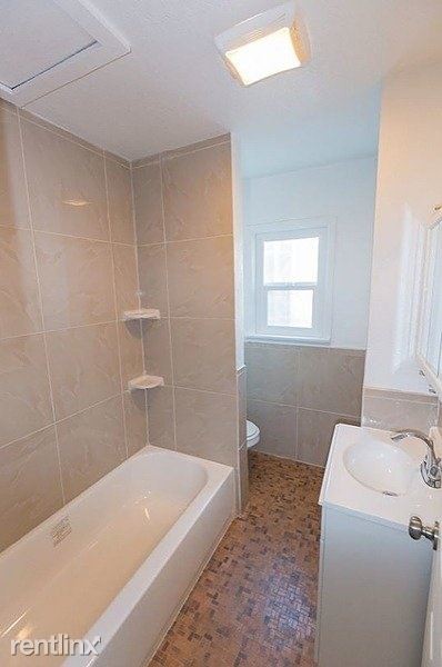 Building Photo - 3 br, 1 bath Apartment - 1640 Gundry Avenue D