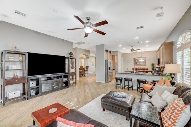 Building Photo - Stunning single-story home in picturesque community!