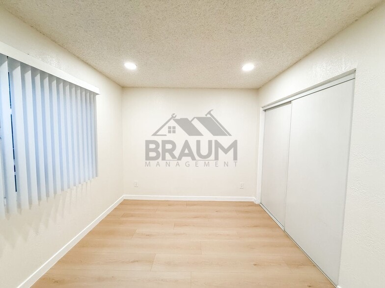 Building Photo - 4636 Laurel Canyon Blvd