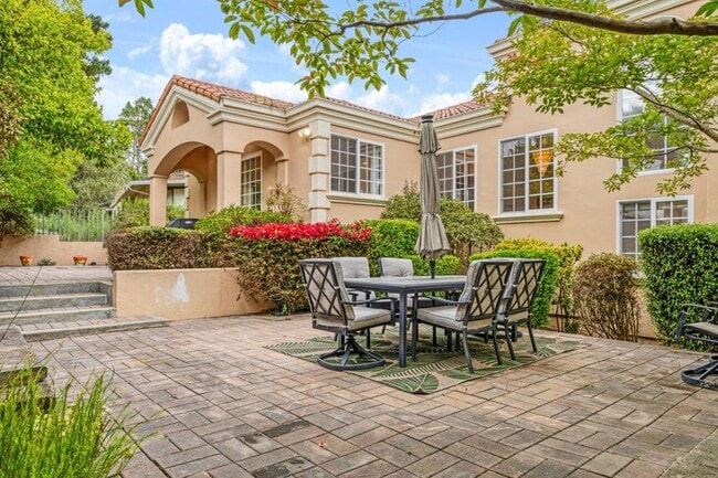 Building Photo - 1 Overlook Pl