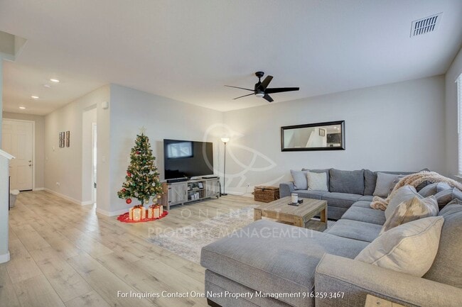 Building Photo - Stunning 4-bedroom, 3-bathroom Home in the heart of Lincoln!