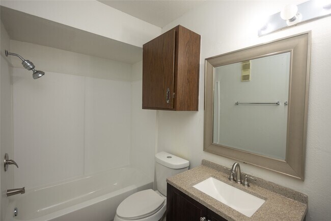 Building Photo - 8100 Cambridge St