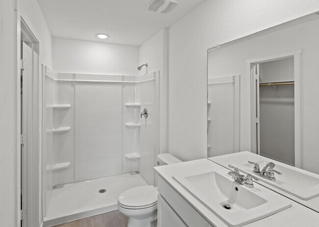 Building Photo - VIEWS VIEWS VIEWS and LOCATION! Rental Bac...