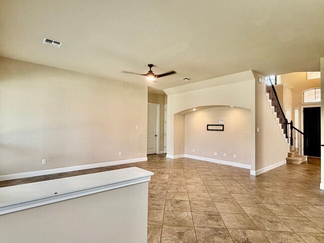 Building Photo - Welcome home to 621 Cavan!