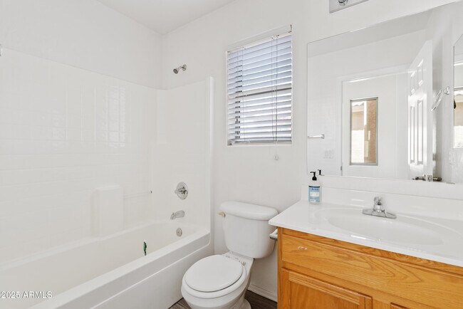 Building Photo - 3373 E Flamingo Ct