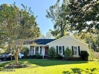 Building Photo - 1054 Pine Dr