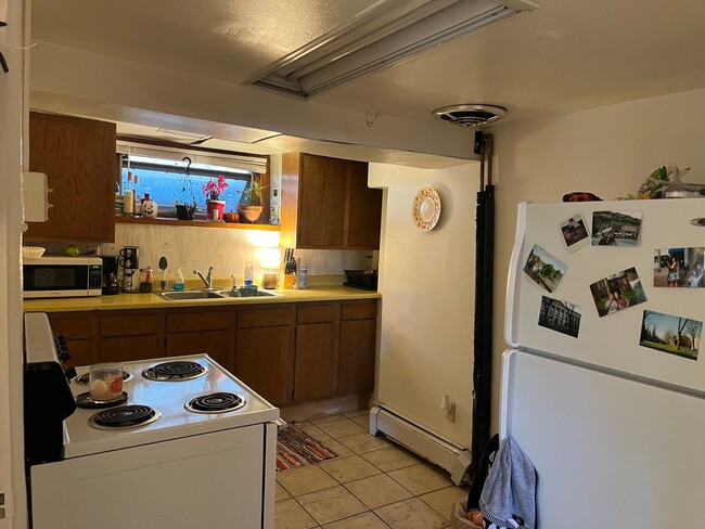 Building Photo - 1500 11th Ave