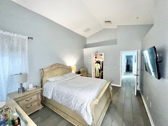 Building Photo - Lake Nona!! Spectacular 4X2 in Gated Nona Crest! All tile flooring!! 2 car garage! Move in April ...