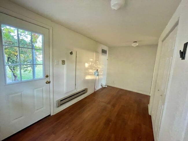 Building Photo - Ranch Style Farm