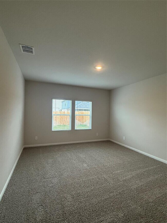 Building Photo - 233 New Albany Ln