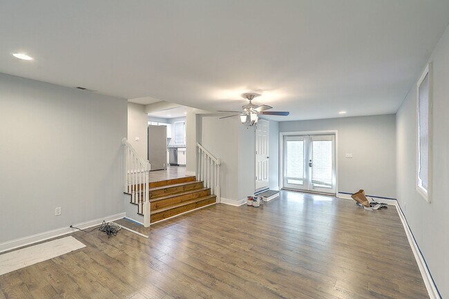 Building Photo - Renovated Home in the Heart of West Ashley!