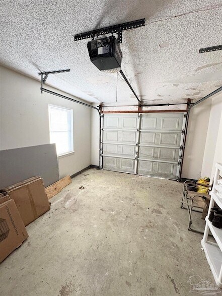 Building Photo - 854 Amberway Dr