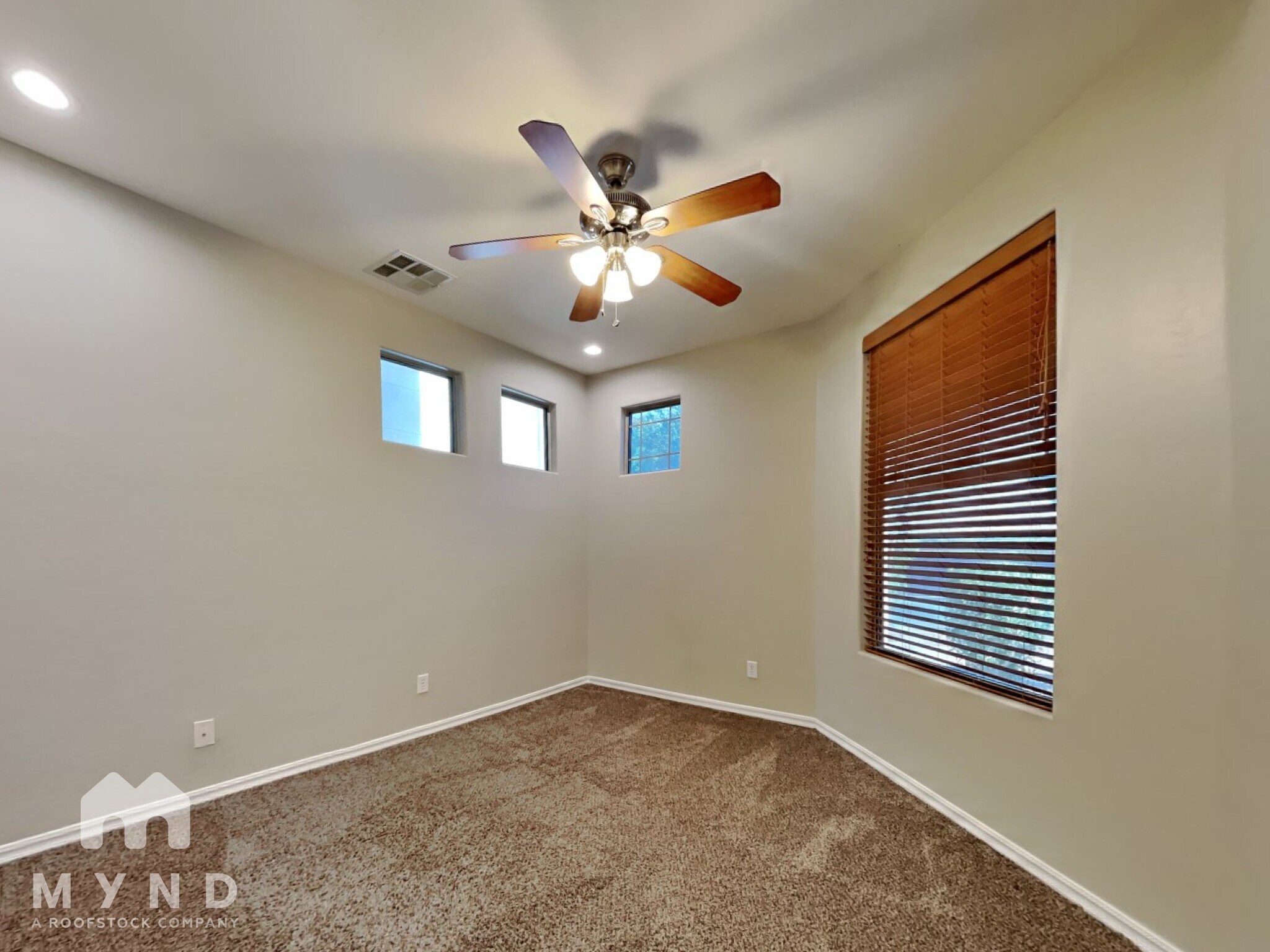 Building Photo - 19075 E Pelican Dr