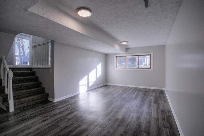 Building Photo - 3403 Henery Rd