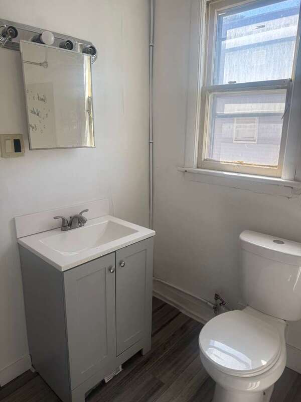 Building Photo - 476 Hudson Ave