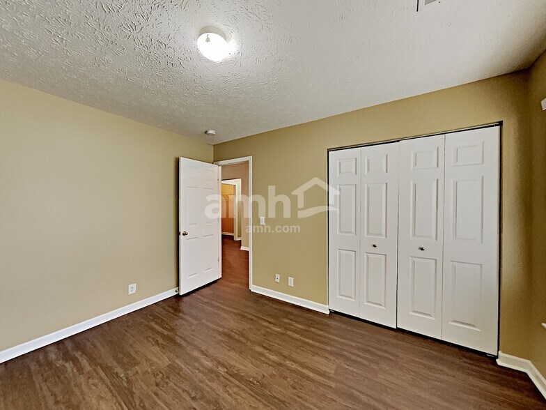 Building Photo - 3173 Hidden Creek Dr