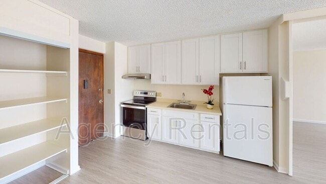 Building Photo - 1655 Makaloa St
