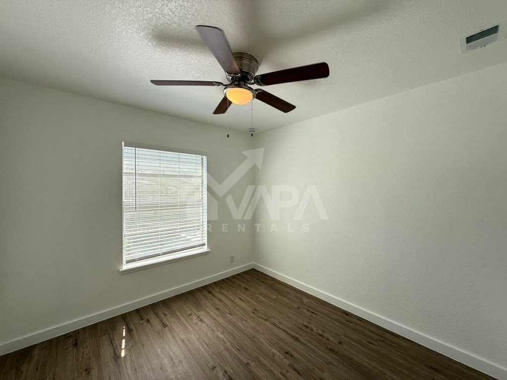 Building Photo - 4126 Valleyfield Dr