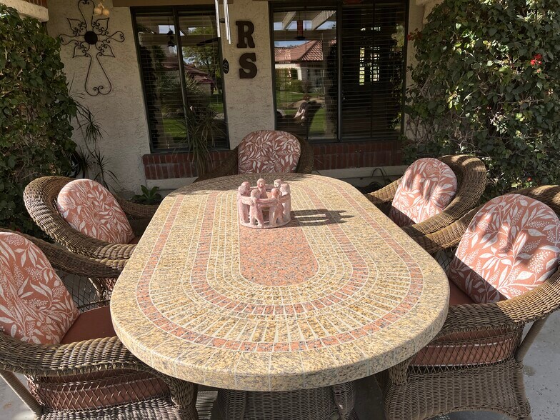 back patio table & chairs - 116 Avellino Cir