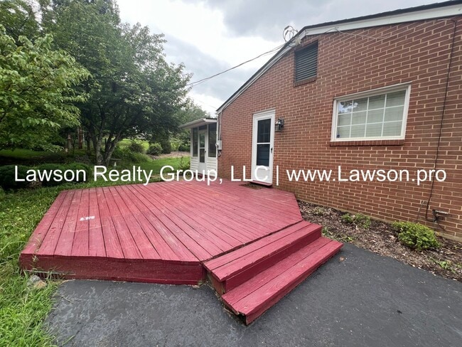 Building Photo - Nice, Three Bedroom Brick Ranch in City of...