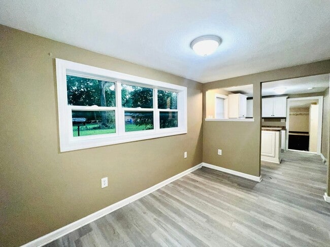 Building Photo - 8310 Bellflower Rd