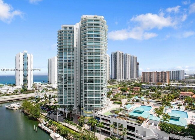 Building Photo - 250 Sunny Isles Blvd