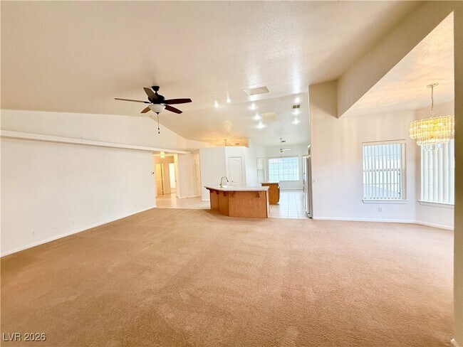 Building Photo - 5421 N Fleetwood Pl