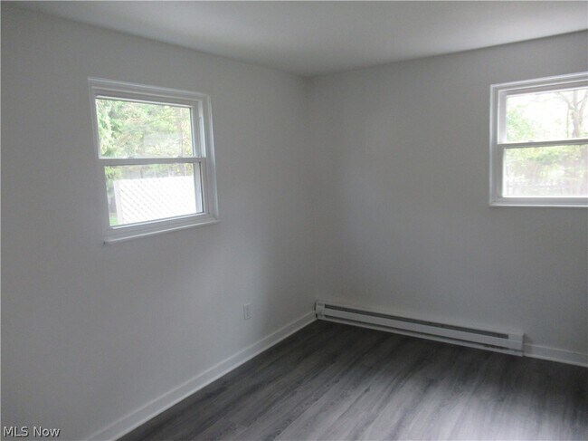 Building Photo - 173 Forest Blvd