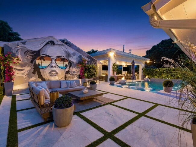 Building Photo - 2210 NE 3rd Ave