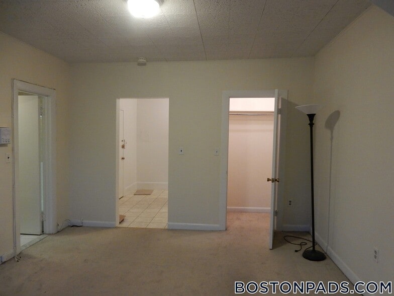 Building Photo - 1223 Beacon St