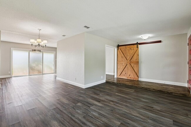 Building Photo - 5900 Gateshead Dr