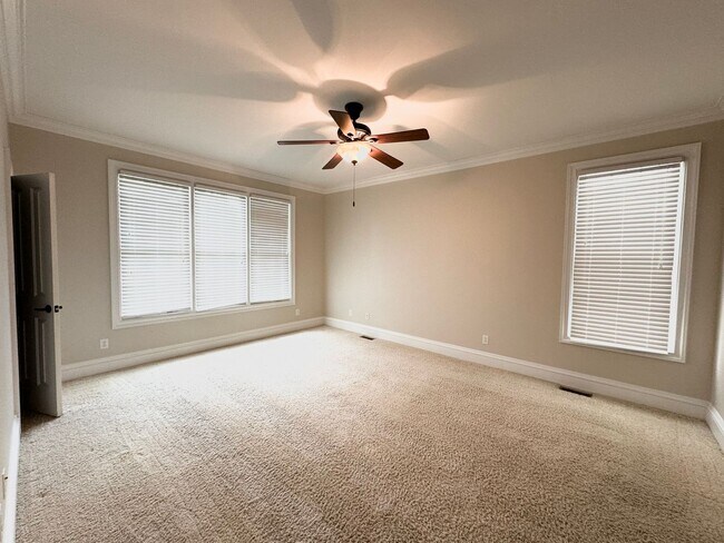 Building Photo - 5 bed/3.5 bath home on Lakeview Golf Resor...