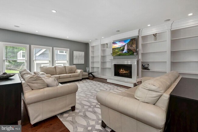 Building Photo - 6005 Selvyn Rd