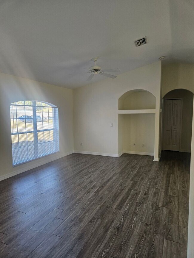 Building Photo - 7450 Blutter Rd
