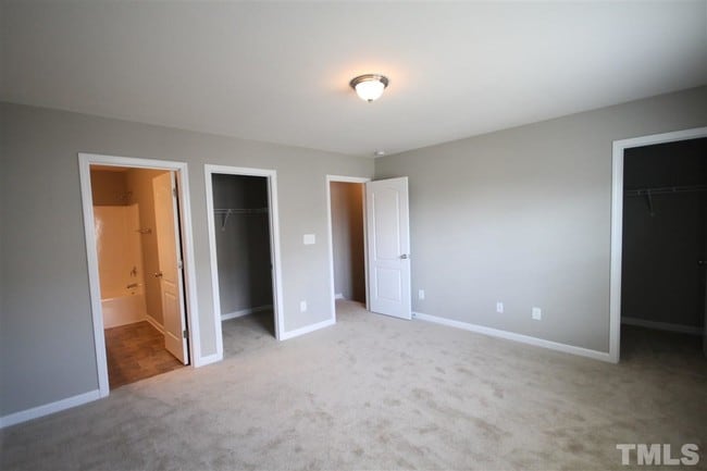 Building Photo - 2233 Sunny Cove Dr