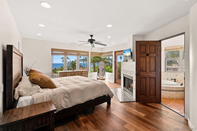 Building Photo - 701 N Granados Ave