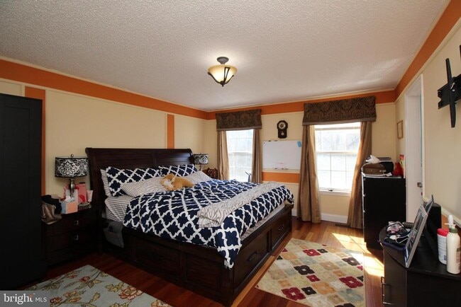 Building Photo - 9 Halstead Pl