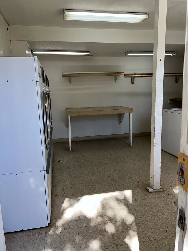 Building Photo - 3000 W Illinois Ave