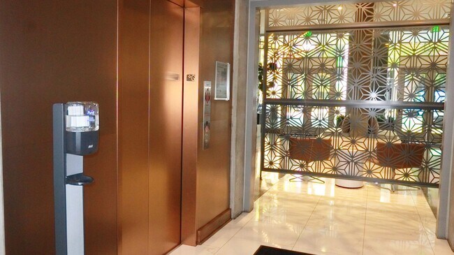 Building Photo - Downtown San Diego 1 bedroom 1 bath apartment For Rent