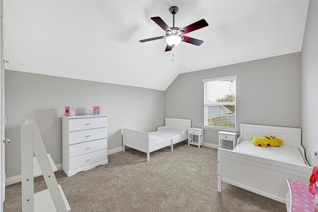 Building Photo - 29030 Davenport Dr
