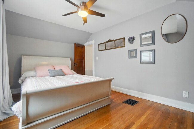 Building Photo - 3000 Hillside Ave