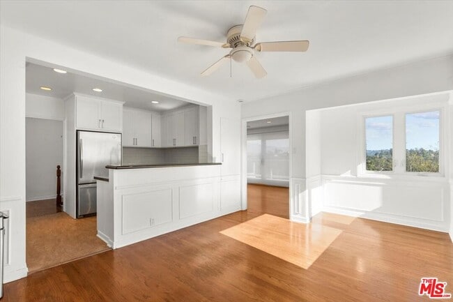 Building Photo - 2258 Moreno Dr