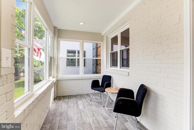 Building Photo - 241 Lynhaven Dr