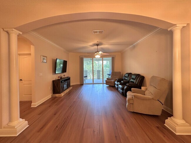 Building Photo - 45 Riverview Bend S