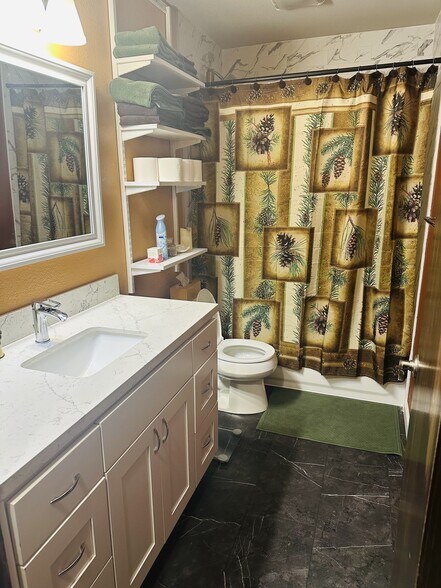 Building Photo - 17722 North Park Pl N