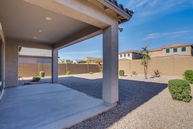 Building Photo - Charming 4-bed, 3.5 bath home with full SOLAR at Trailside community on Happy Valley in North Peoria